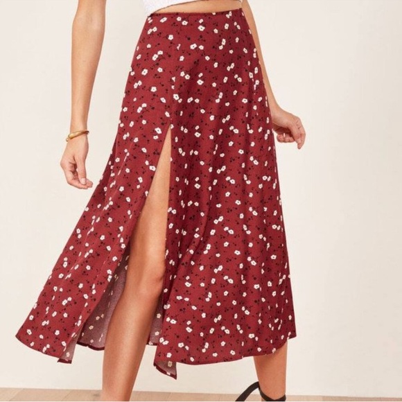 Reformation red floral print midi skirt with slit Size 8 - Picture 1 of 8